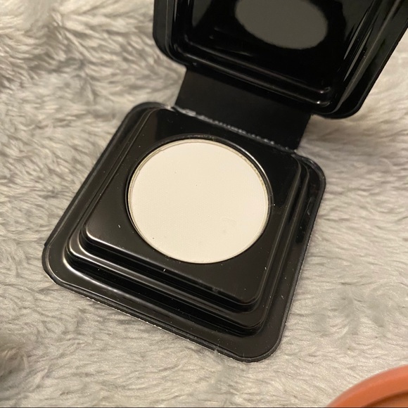 *free* Deluxe sample set (blush+setting powder) - Picture 6 of 6